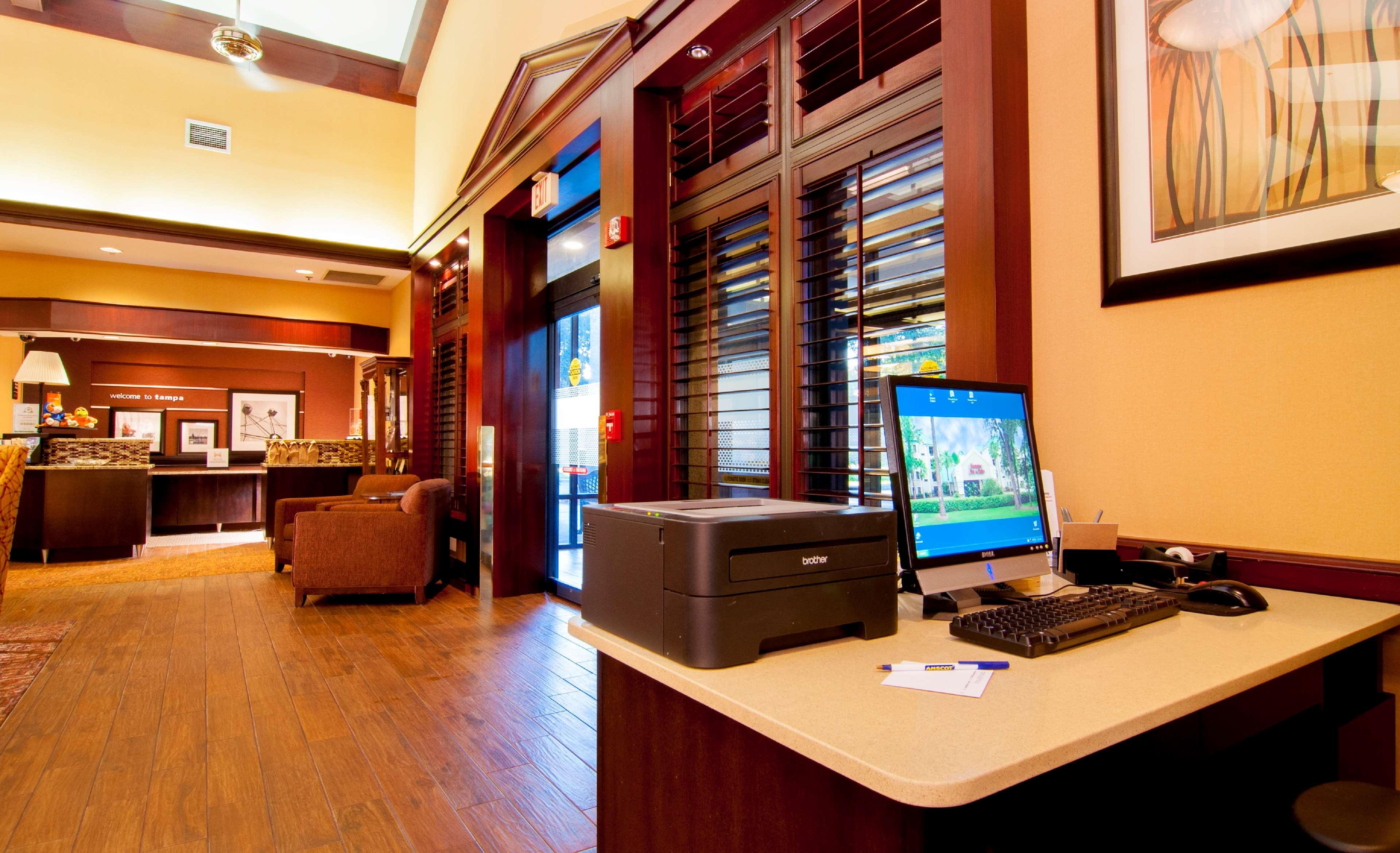 Hampton Inn & Suites Tampa-North Exterior photo