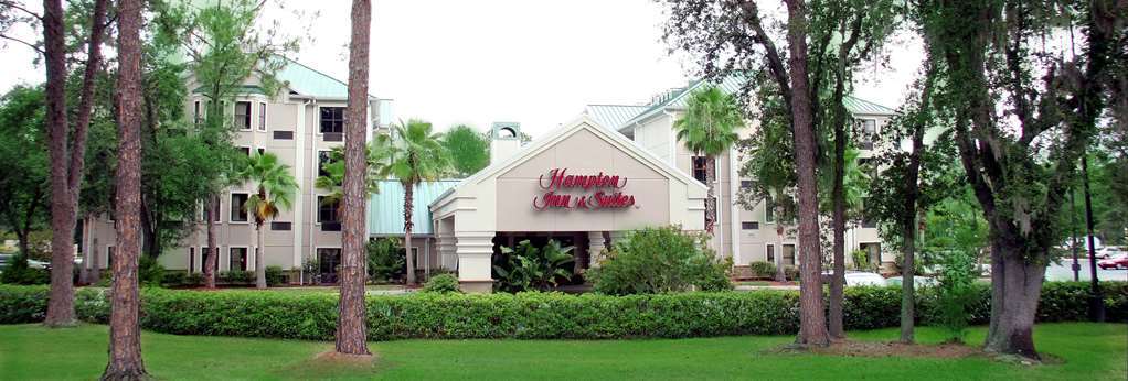 Hampton Inn & Suites Tampa-North Exterior photo